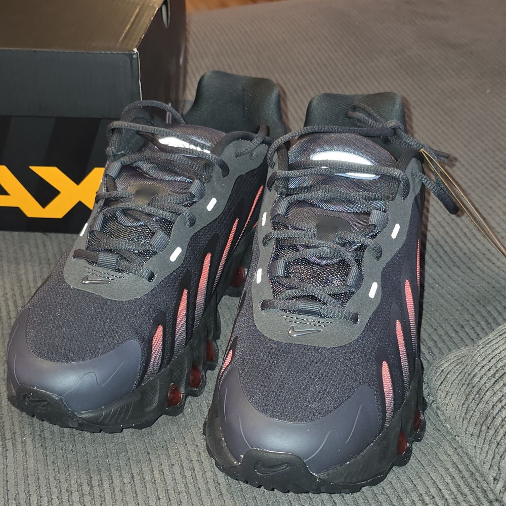 Nike Kids Sneakers Black and Red